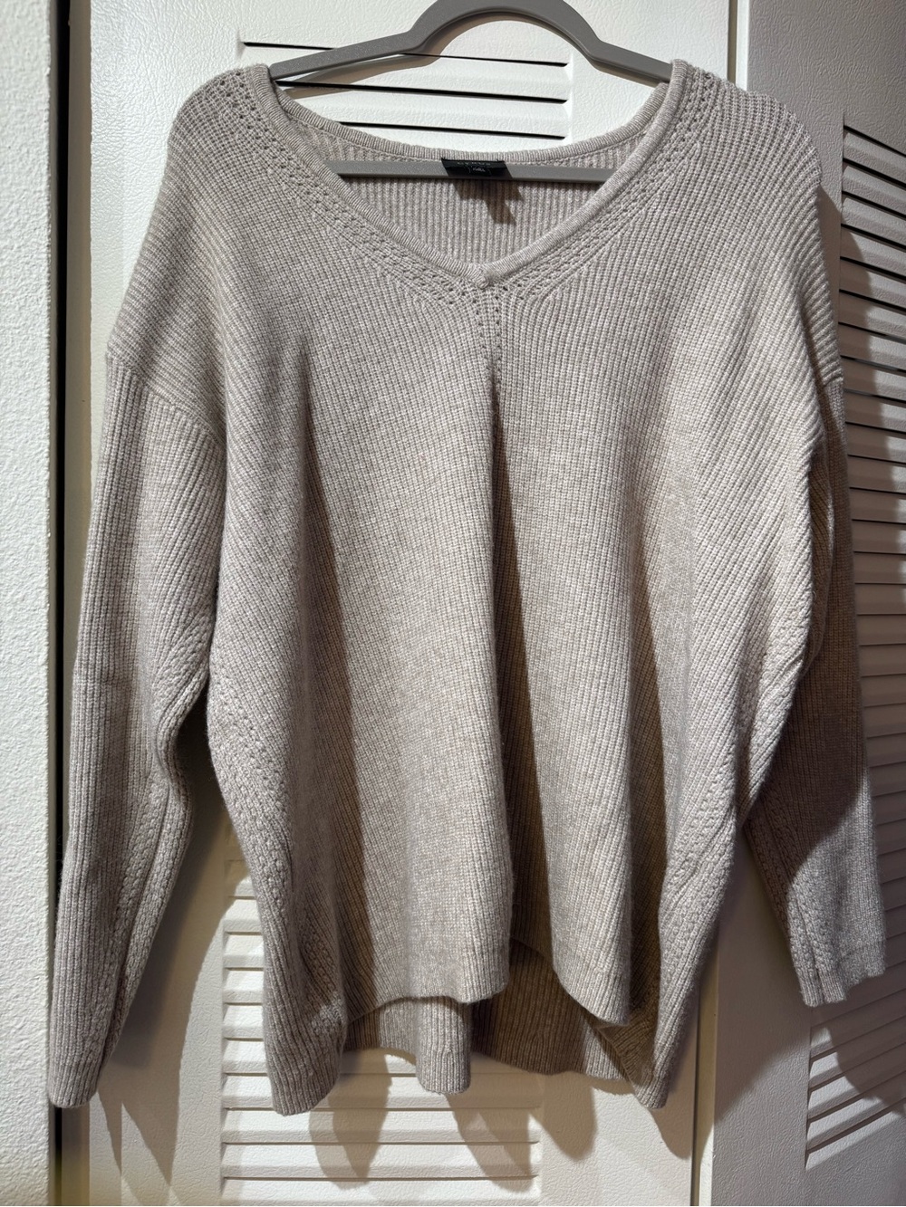 Cyrus Women's V-Neck Knit Sweater - Light Beige